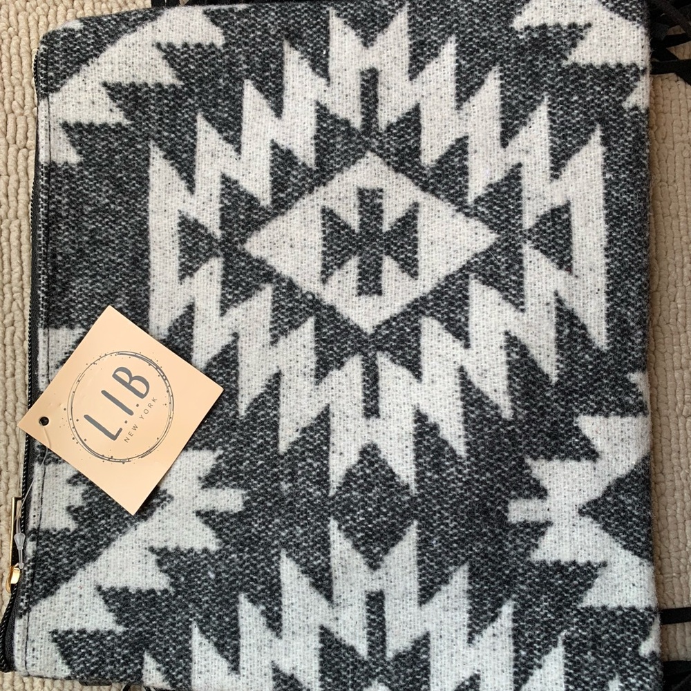 THE SELIGMAN WESTERN CROSSBODY PURSE - Picture 3 of 4